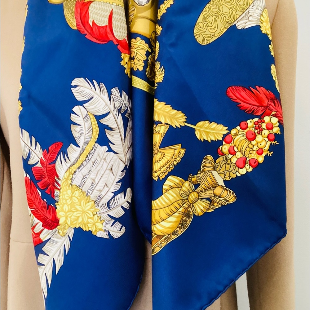 Hermes’ Scarf